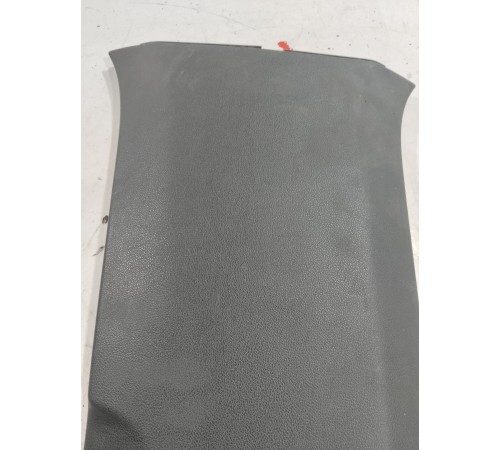 Обшивка центральной стойки левая