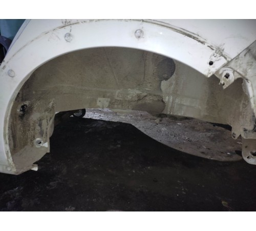 Крыло заднее левое