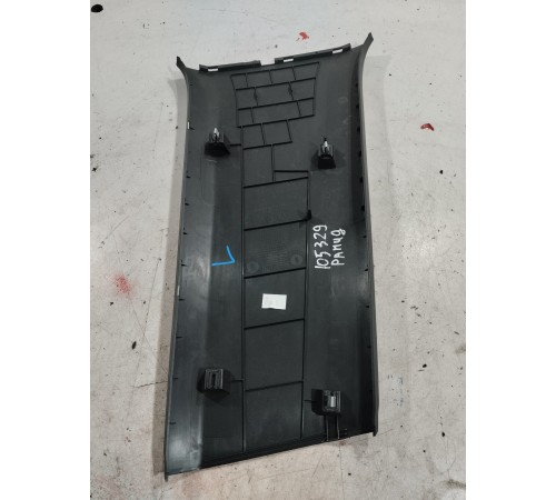 Обшивка центральной стойки левая