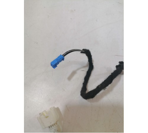 Проводка центрального динамика