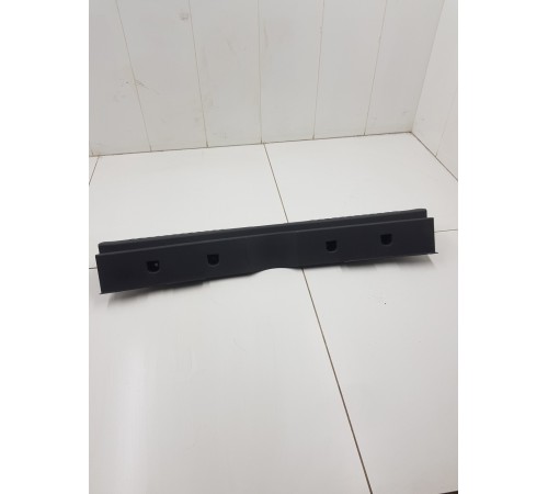 Накладка задней панели замка багажника