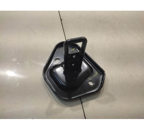 крепление заднего сиденья(правое)