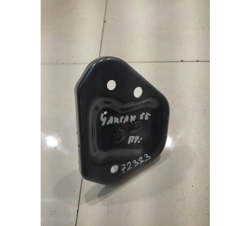 крепление заднего сиденья(правое)