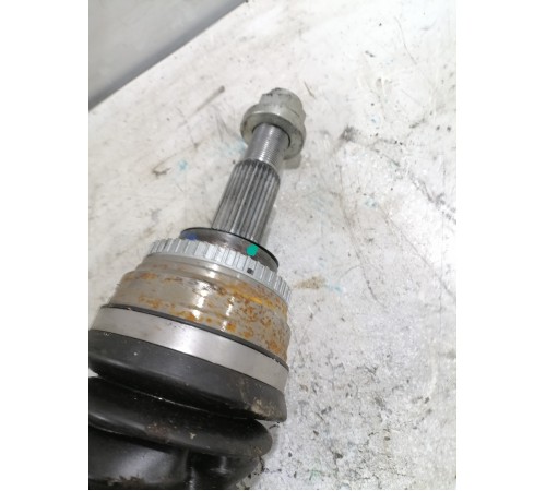 Привод передний правый