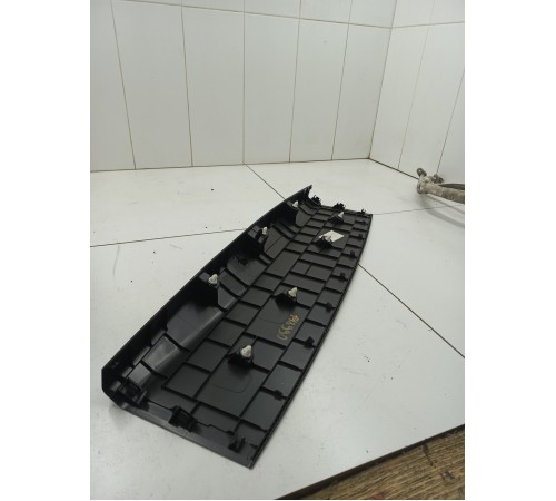 Обшивка крышки багажника верхняя