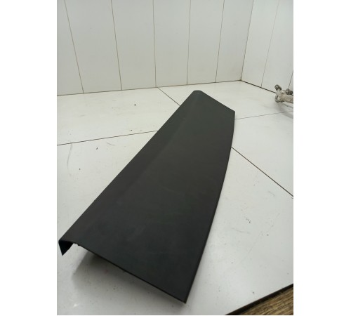 Обшивка крышки багажника верхняя