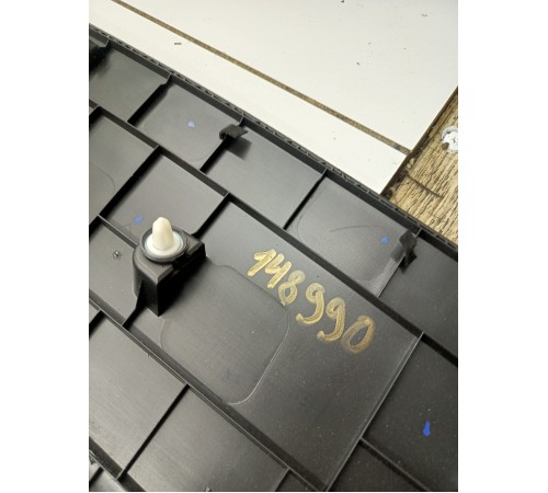 Обшивка крышки багажника верхняя