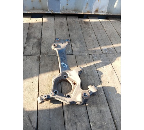 Кулак поворотный задний левый