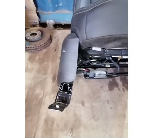 Сиденье переднее правое