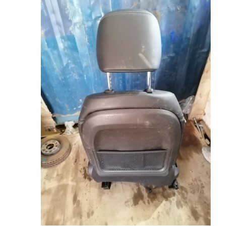 Сиденье переднее правое