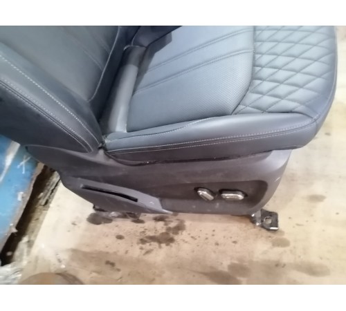 Сиденье переднее правое