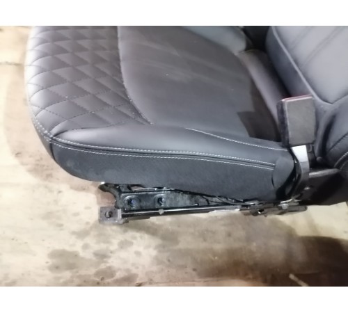 Сиденье переднее правое