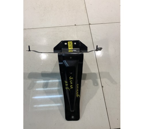 Кронштейн запасного колеса