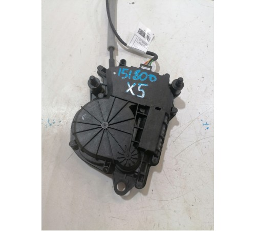 Доводчик крышки багажника