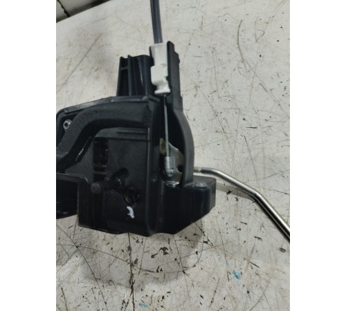 Замок двери задний левый