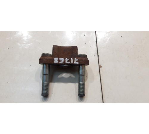 крепление ступицы (заднее левое)