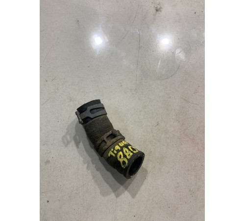 Патрубок системы охлаждения