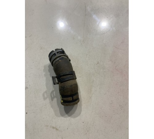 Патрубок системы охлаждения