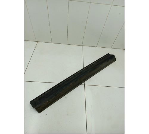 Молдинг двери передний левый (нижний)