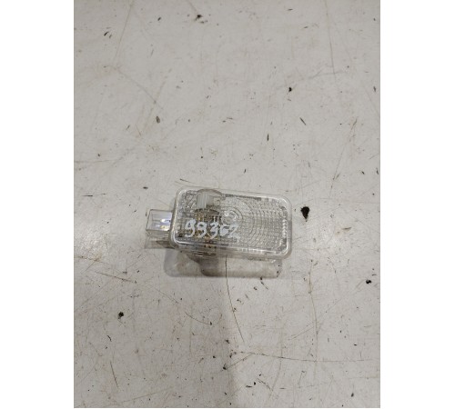 Плафон внутреннего освещения салона