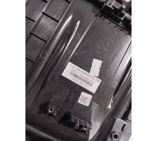 Накладка ящик центральной консоли