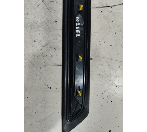 Накладка порога (передняя левая)