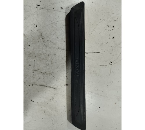 Накладка порога (передняя левая)