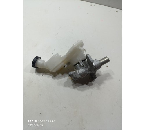 Главный тормозной цилиндр с бачком