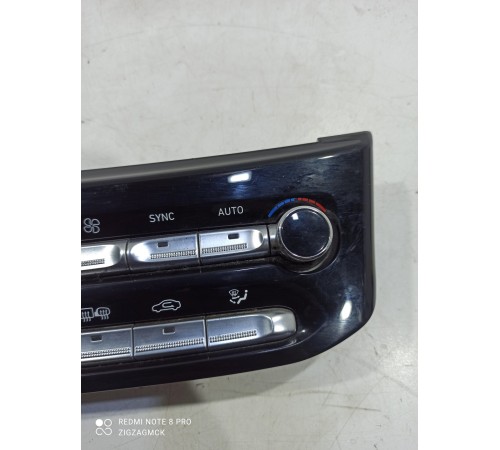 Блок управления климатом(передний)