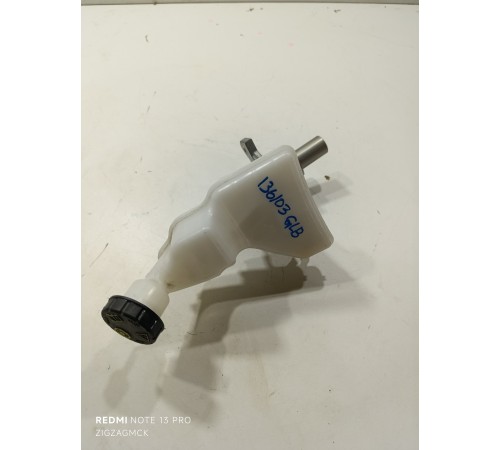 Главный тормозной цилиндр с бачком