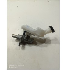 Главный тормозной цилиндр с бачком