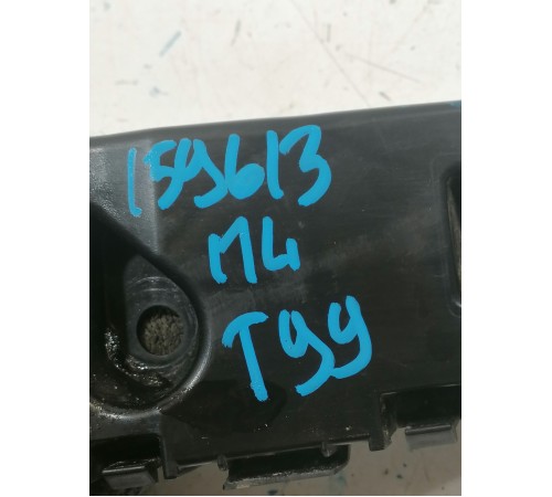 Кронштейн переднего бампера левый