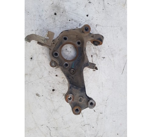 Кулак поворотный задний правый