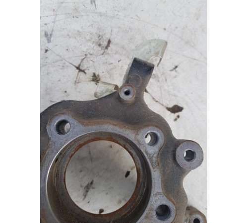 Кулак поворотный задний правый