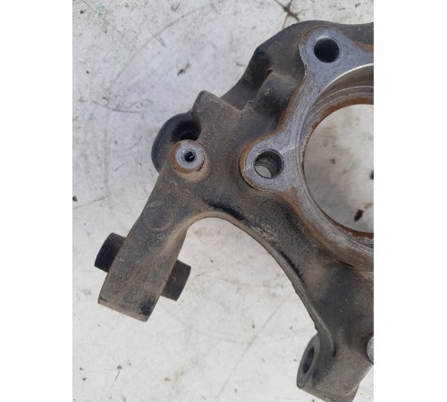 Кулак поворотный задний правый