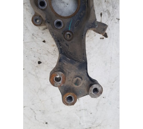 Кулак поворотный задний правый