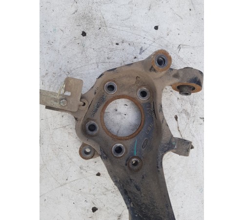 Кулак поворотный задний правый