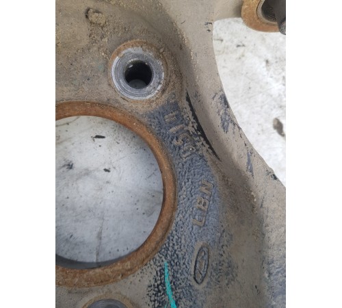 Кулак поворотный задний правый