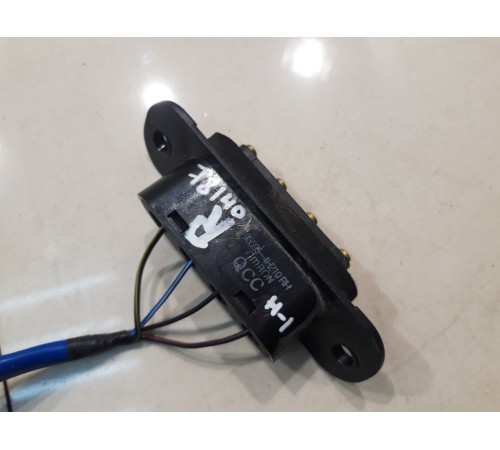 Контактный выключатель сдвижной двери правый