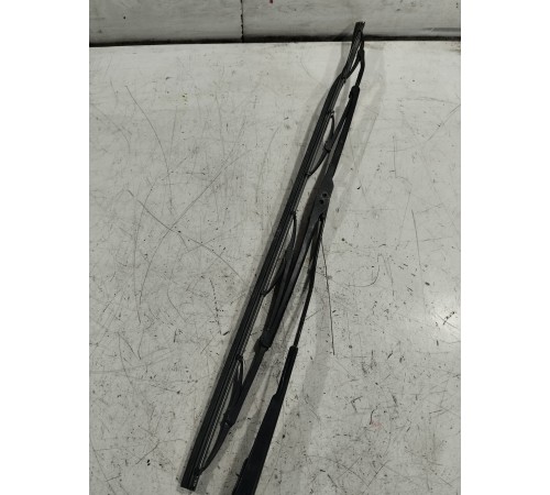 Поводок стеклоочистителя левый