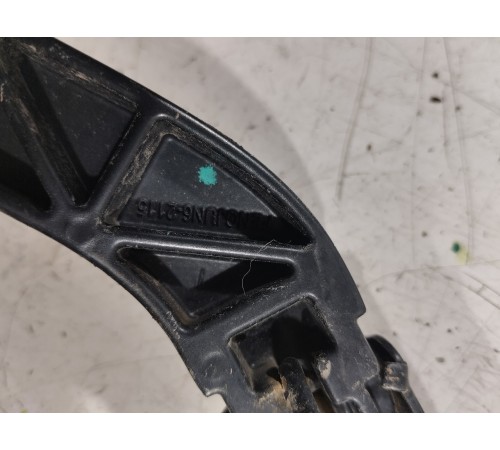 Поводок стеклоочистителя левый