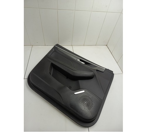 Обшивка двери передняя левая