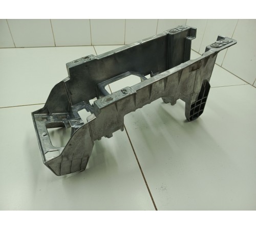 Кронштейн крепление центральной консоли