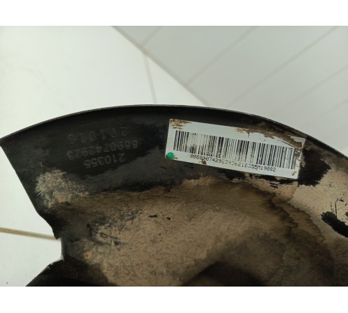 Кулак поворотный передний левый в сборе