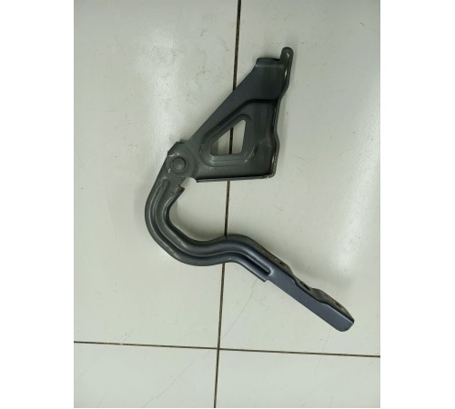 Петля капота левая