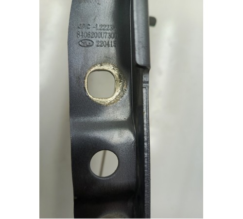 Петля капота левая