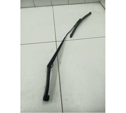 Поводок стеклоочистителя Правый