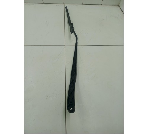 Поводок стеклоочистителя Правый