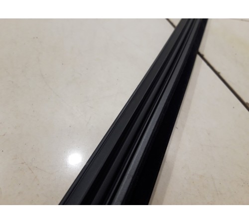 Уплотнитель стекла (задний, левый, внутренний)