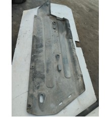 Защита днища антигравийная левая